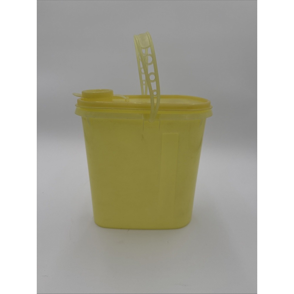 Vtg Tupperware Yellow Slim Pitcher Beverage Container‎ with Handle and Spout Lid